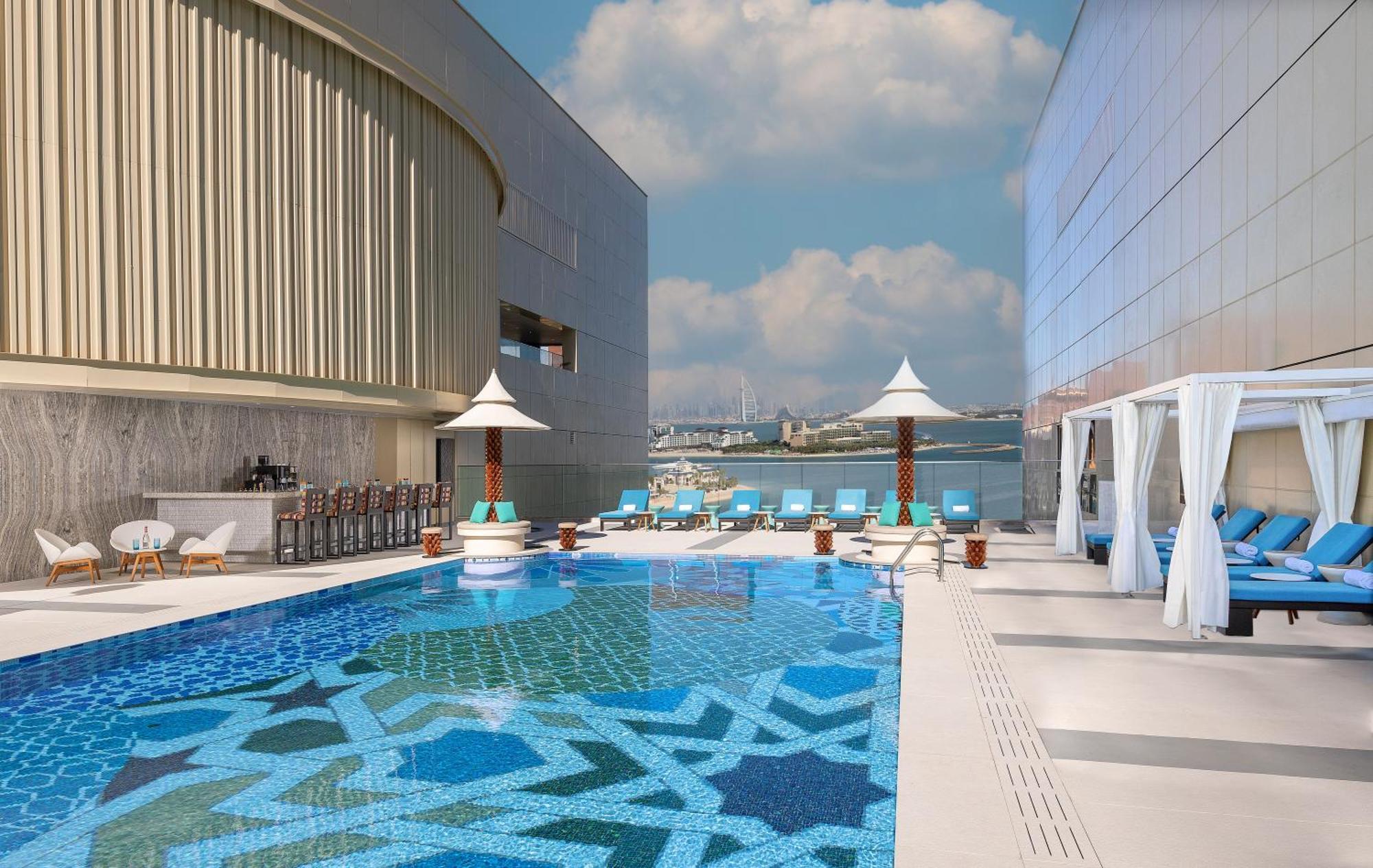 فندق Andaz Dubai The Palm, By Hyatt المظهر الخارجي الصورة The pool at the hotel